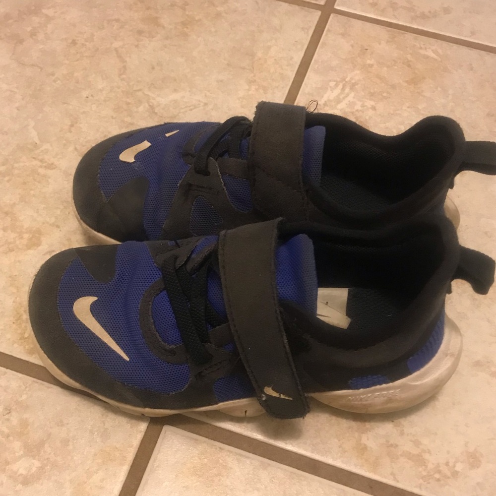 Kids Nike sneakers size 10.5